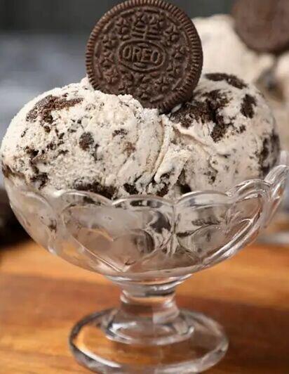Oreo Vanilla Ice Cream