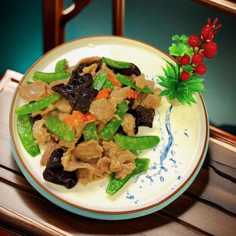 Vinegar Pepper Wood Ear Mushroom with Pork Slices